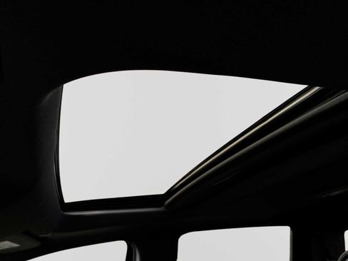 Used 2023 Chevrolet Silverado 1500 High Country w/ Technology Package image 19