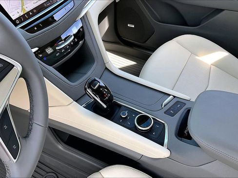 New 2026 Cadillac XT5 Premium Luxury w/ Driver Assist Package FWD image 8