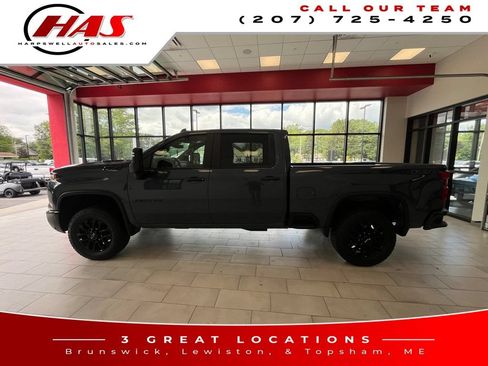 Used 2025 Chevrolet Silverado 2500 Custom w/ Custom Value Package AWD/4WD image 3