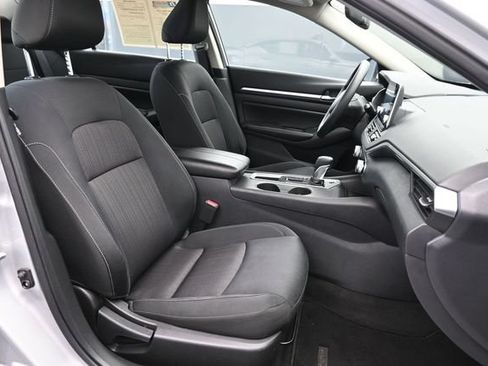 Used 2022 Nissan Altima 2.5 SV FWD image 31