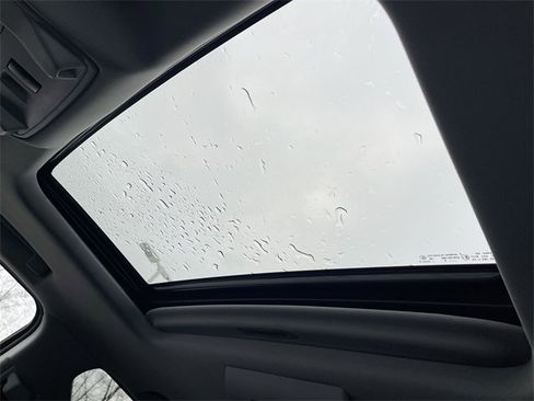 Used 2016 Cadillac Escalade Premium image 18