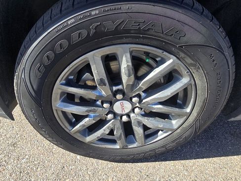 Used 2018 GMC Acadia SLT image 9