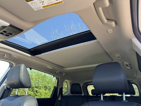 Used 2025 Nissan Rogue SL w/ Tech Package image 11