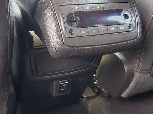 Used 2014 Chevrolet Traverse LT image 30