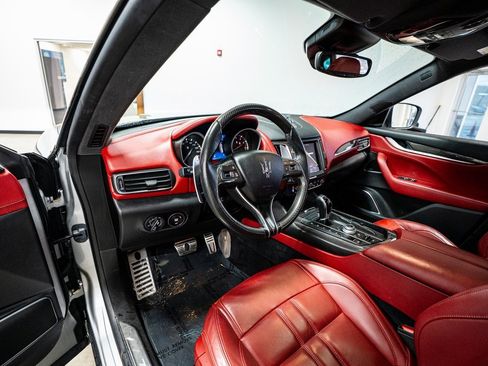 Used 2018 Maserati Levante S GranSport image 39
