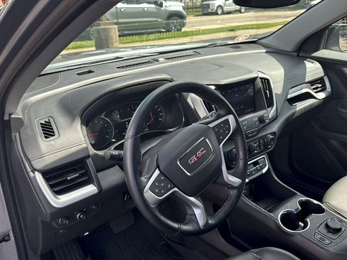 Used 2024 GMC Terrain SLT w/ Elevation Edition FWD image 8