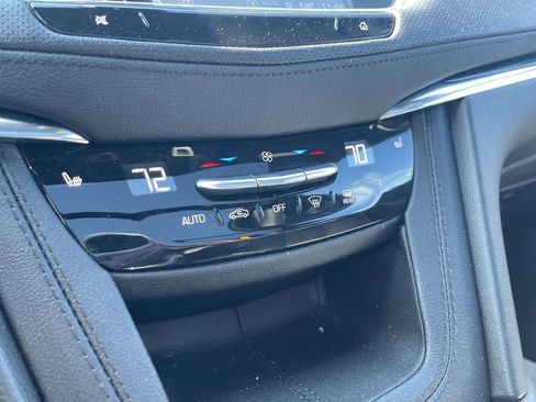 Used 2023 Cadillac XT5 Premium Luxury image 16