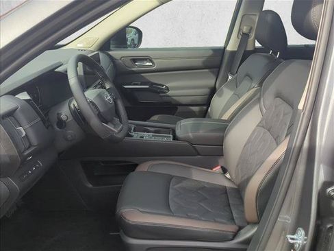 New 2026 Nissan Pathfinder Platinum w/ Cargo Package FWD image 11