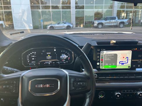 Used 2022 GMC Sierra 1500 SLE AWD/4WD image 9