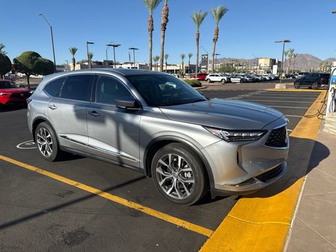 Used 2023 Acura MDX FWD w/ Technology Package image 3
