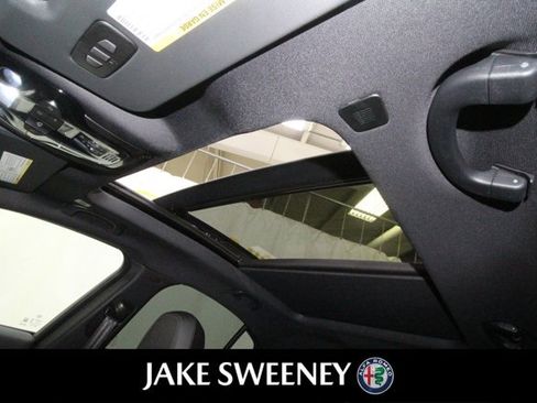 Used 2022 Alfa Romeo Stelvio Sprint image 19