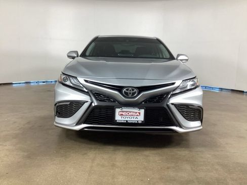 Used 2022 Toyota Camry XSE FWD image 3