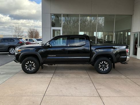 Certified 2023 Toyota Tacoma TRD Off-Road image 19