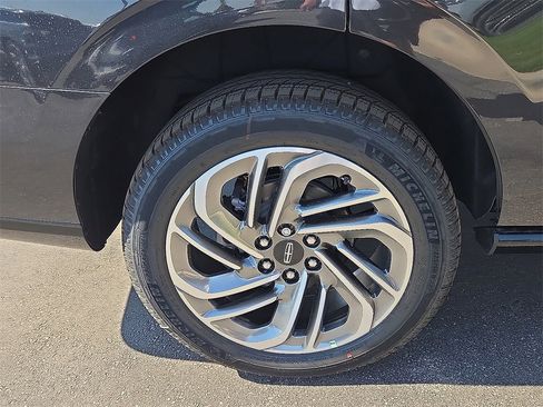 New 2025 Lincoln Navigator Reserve image 8