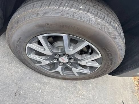 Used 2021 GMC Acadia SLE w/ LPO, Floor Liner Package FWD image 3