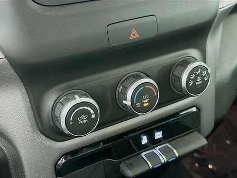 Certified 2022 RAM 1500 Big Horn AWD/4WD image 24
