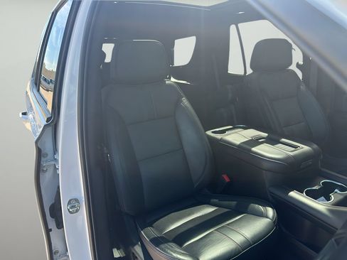 Used 2021 Chevrolet Tahoe RST w/ Luxury Package AWD/4WD image 21