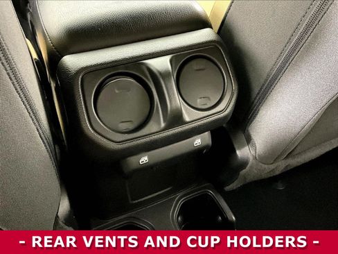 Used 2022 Jeep Wrangler Unlimited Sport AWD/4WD image 10