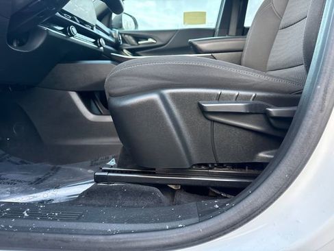 Used 2025 Chevrolet Equinox LT AWD/4WD image 38