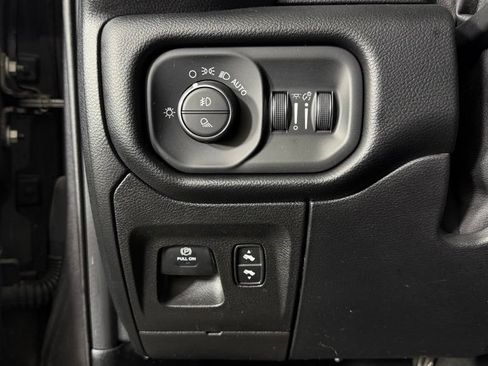 Used 2021 RAM 1500 Laramie AWD/4WD image 14