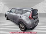 Used 2023 Kia Soul LX w/ LX Technology Package image 5