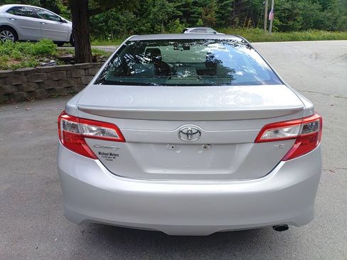 Used 2012 Toyota Camry SE FWD image 10