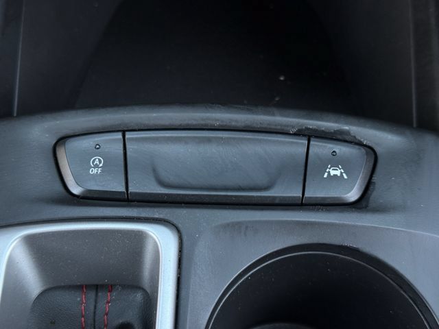 Used 2025 Chevrolet Trax RS w/ Sunroof Package FWD image 24