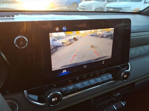 Used 2024 Chevrolet Colorado ZR2 w/ Safety Package image 15