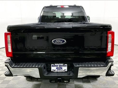 Used 2025 Ford F250 XLT image 4