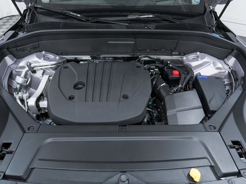 New 2026 Volvo XC90 B5 Ultra w/ Protection Package AWD/4WD image 9
