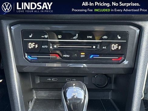 Used 2023 Volkswagen Tiguan SE w/ Panoramic Sunroof Package FWD image 16