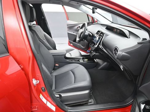 Certified 2019 Toyota Prius XLE AWD/4WD image 31