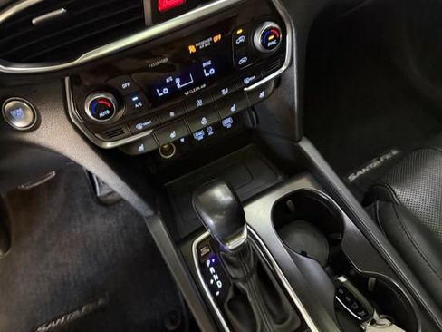 Used 2020 Hyundai Santa Fe Limited AWD/4WD image 19