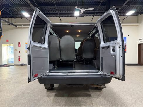 Used 2014 Ford E-250 and Econoline 250 w/ Power Group image 22