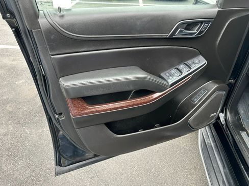 Used 2019 GMC Yukon XL SLT w/ HD Trailering Package AWD/4WD image 26