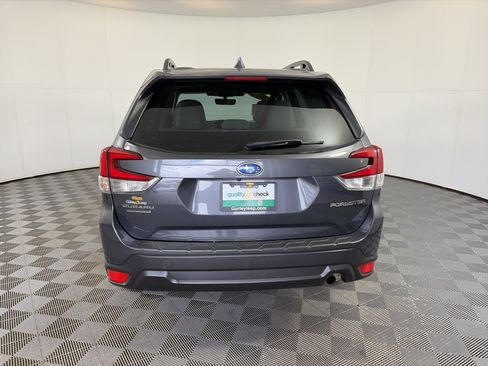 Used 2023 Subaru Forester Premium image 9