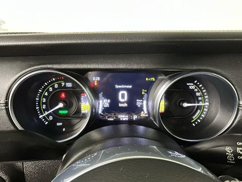 Used 2023 Jeep Wrangler Unlimited Sahara w/ Cold Weather Group AWD/4WD image 19