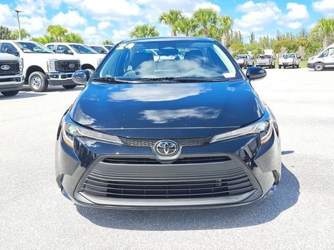Used 2024 Toyota Corolla LE image 2