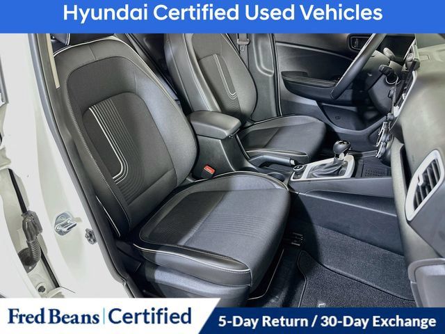 Used 2023 Hyundai Venue Limited FWD image 15