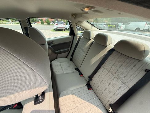 Used 2011 Ford Focus SE FWD image 31