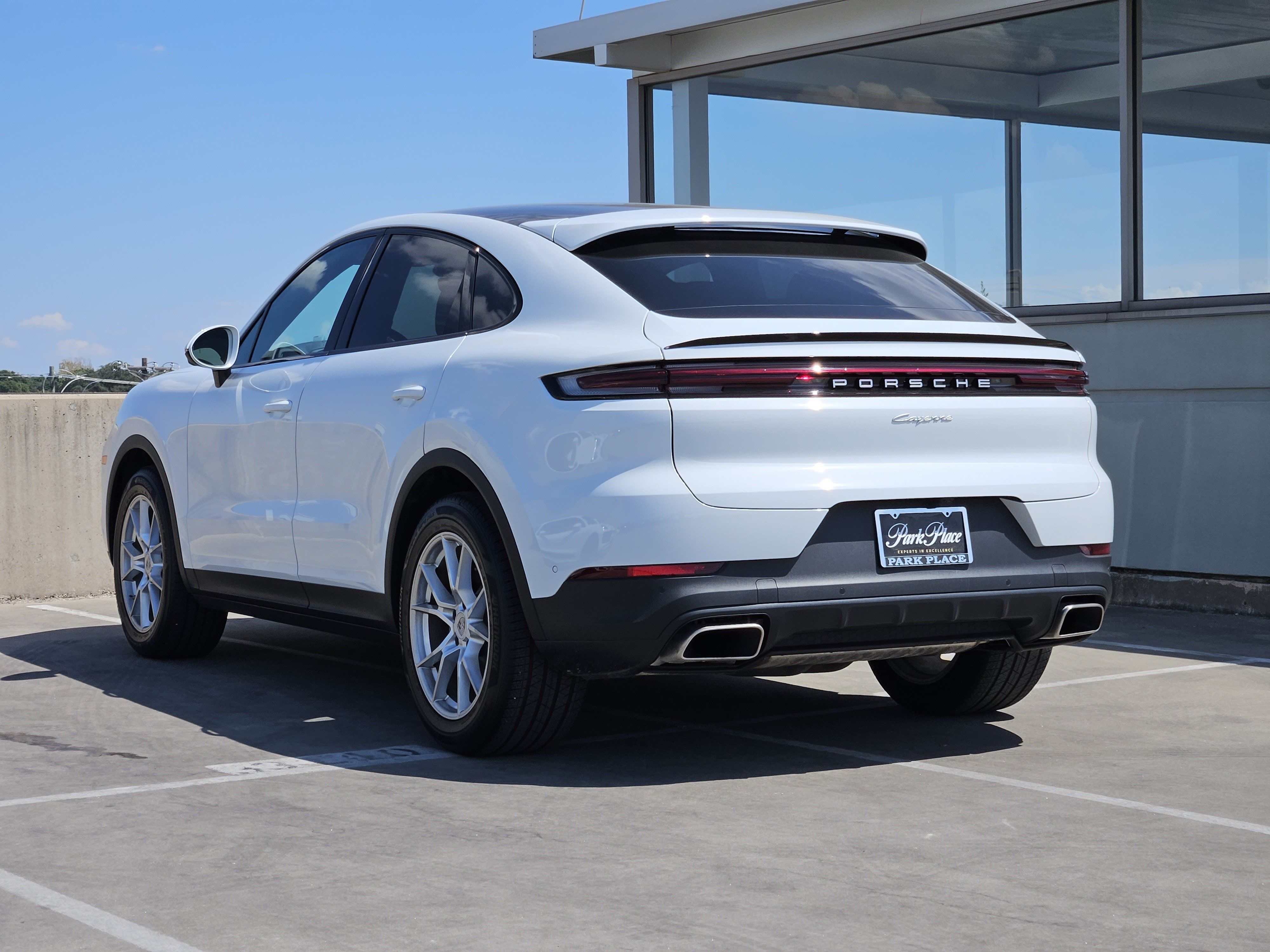 Used 2026 Porsche Cayenne Coupe AWD/4WD image 3