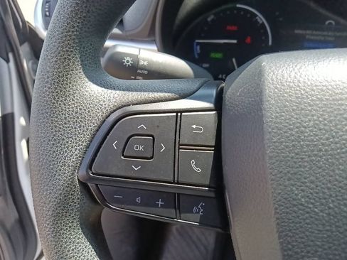 Used 2025 Toyota Sienna LE FWD image 18