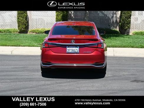 Certified 2024 Lexus ES 300h w/ Premium Package FWD image 5