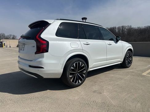 New 2026 Volvo XC90 B6 Ultra w/ Protection Package AWD/4WD image 8