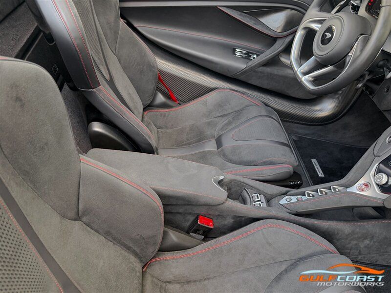 Used 2024 McLaren 750S Spider RWD image 31