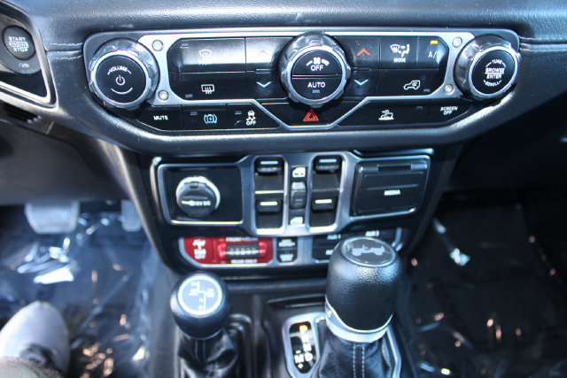 Used 2024 Jeep Wrangler Unlimited Rubicon 4xe AWD/4WD image 24