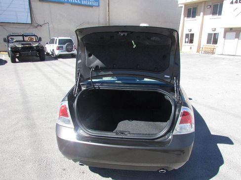 Used 2006 Ford Fusion SEL FWD image 19