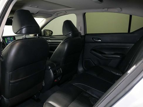 Used 2020 Nissan Altima 2.5 SL FWD image 16