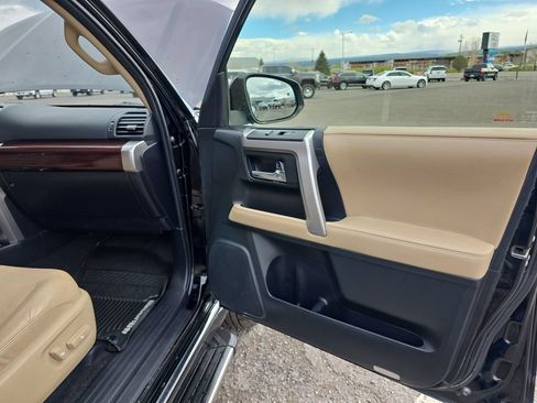 Used 2016 Toyota 4Runner Limited AWD/4WD image 29
