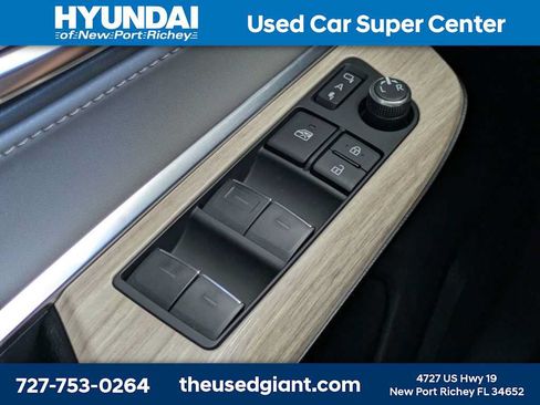 Used 2022 Toyota Venza Limited AWD/4WD image 36